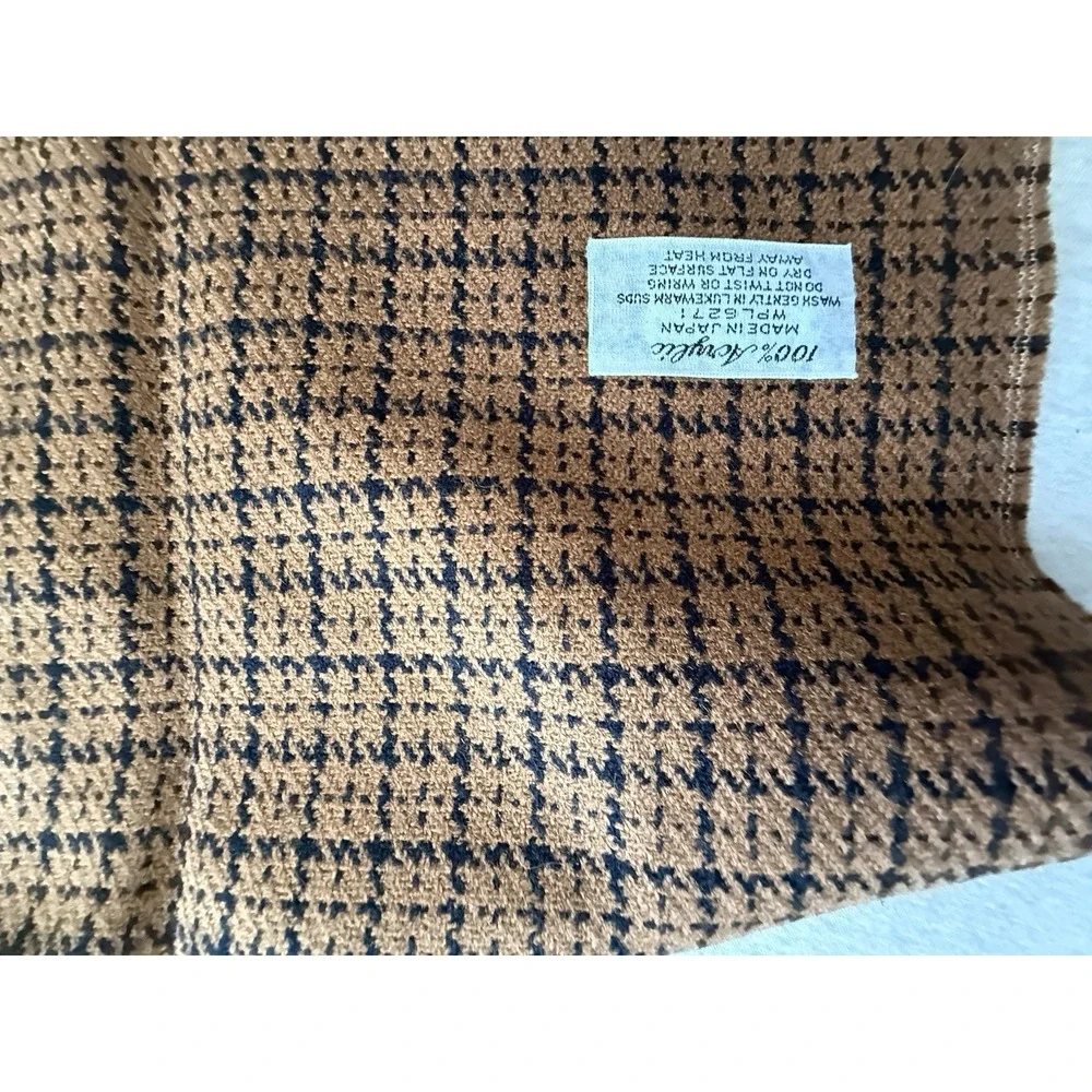 Men's Tan Scarf 100% Acrylic Made In Japan